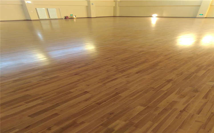 室内体育场馆木地板怎么安装